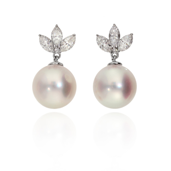 Louison Pearl stud earrings, Leaf, White, Rhodium plated